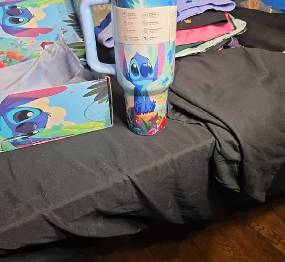 Stanley Blue and Pink Stitch Illustration Box - Picture 5 of 7